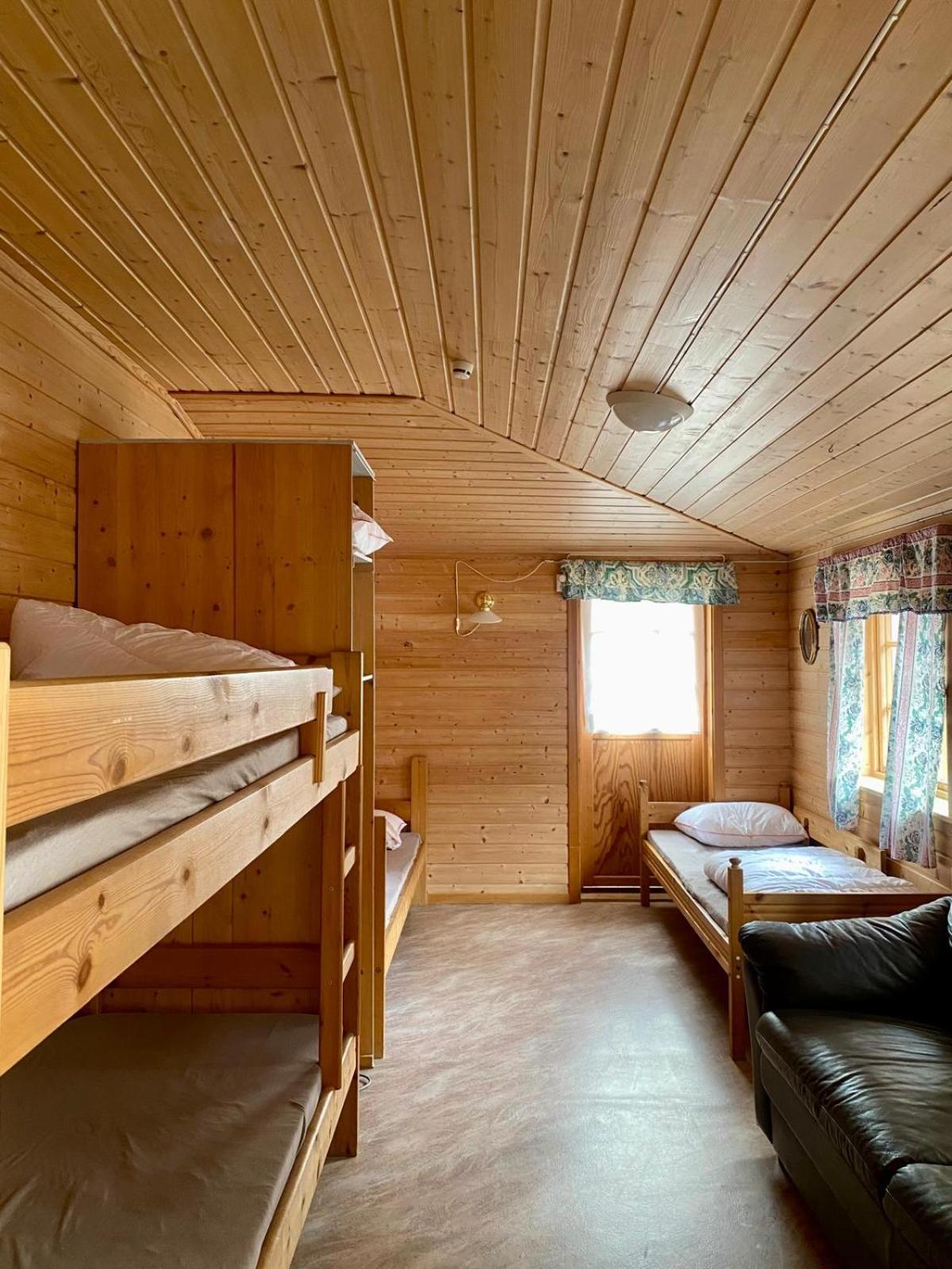 Trollstigen Camping And Gjestegard Andalsnes Room photo