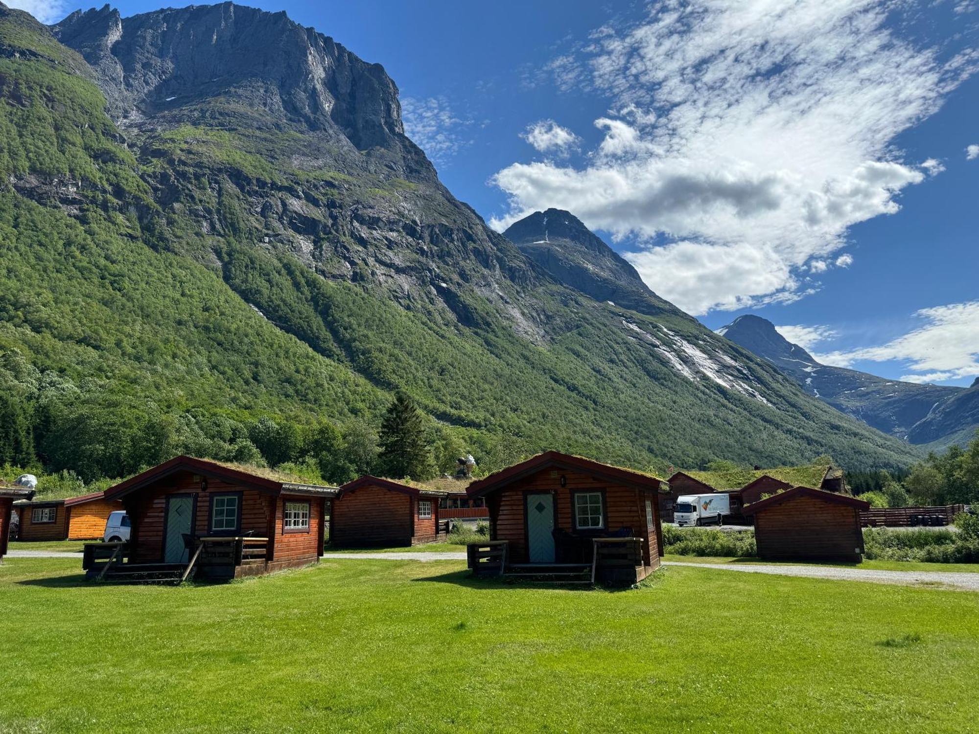 Trollstigen Camping And Gjestegard Andalsnes Exterior photo