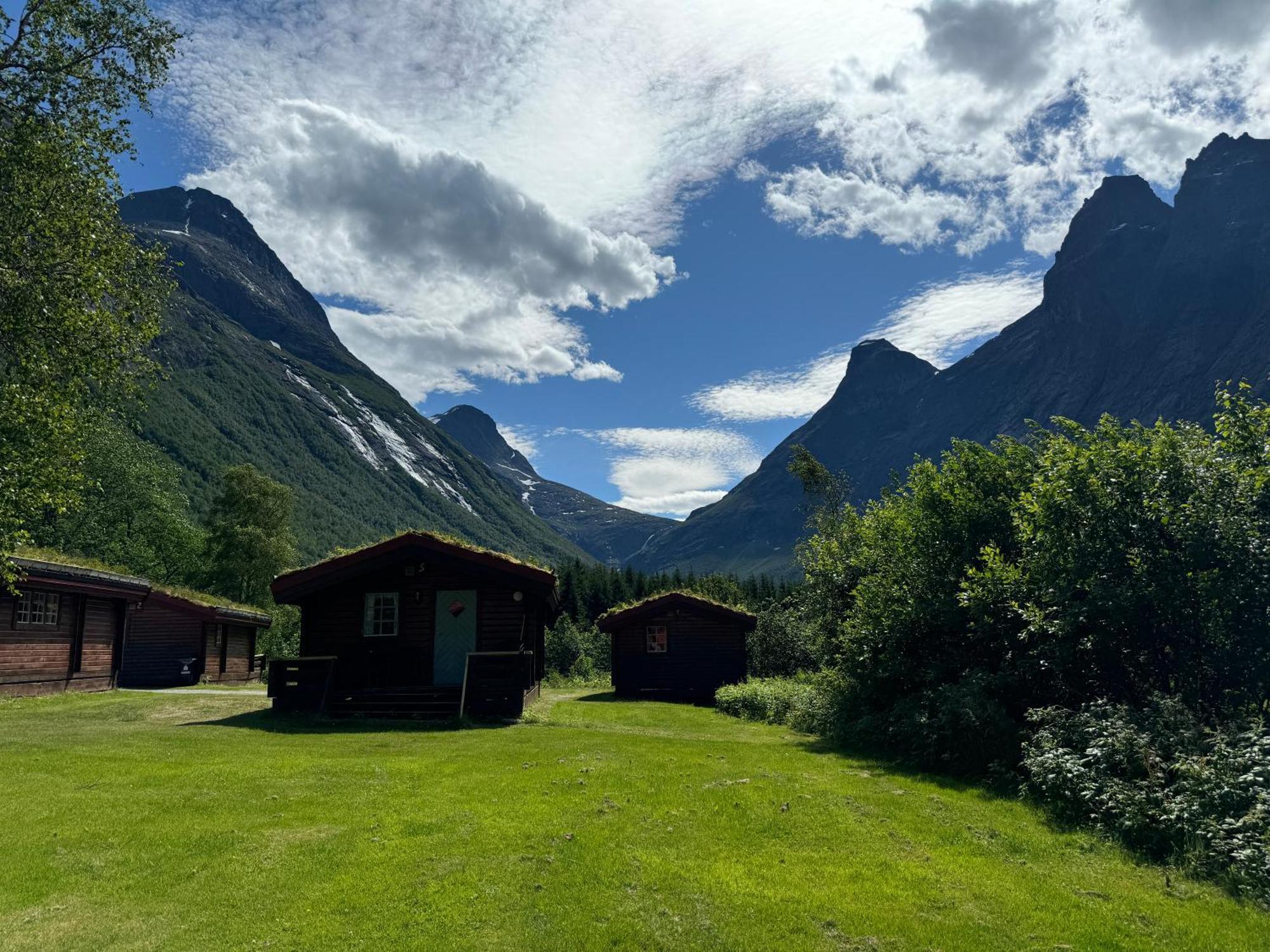 Trollstigen Camping And Gjestegard Andalsnes Exterior photo